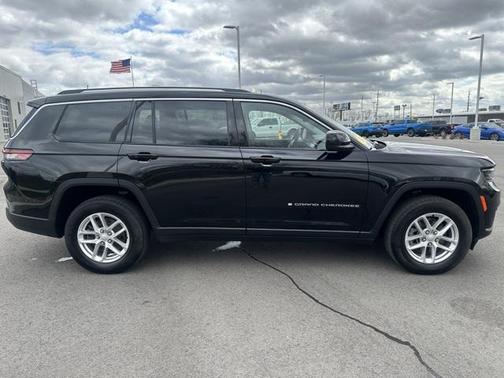 2022 Jeep Grand Cherokee L Laredo