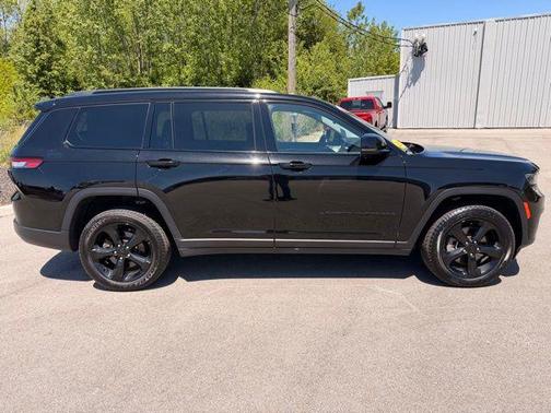 Diamond Black Crystal Pearlcoat 2022 Jeep Grand Cherokee L Limited