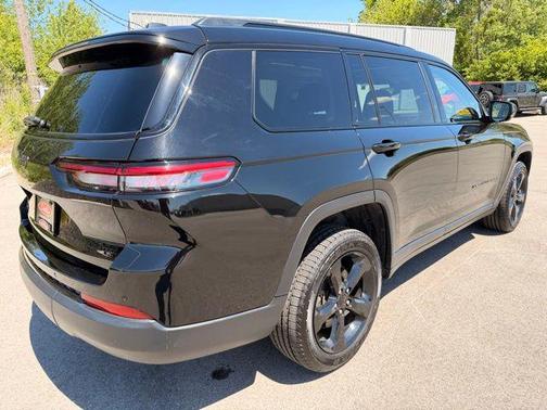 Diamond Black Crystal Pearlcoat 2022 Jeep Grand Cherokee L Limited