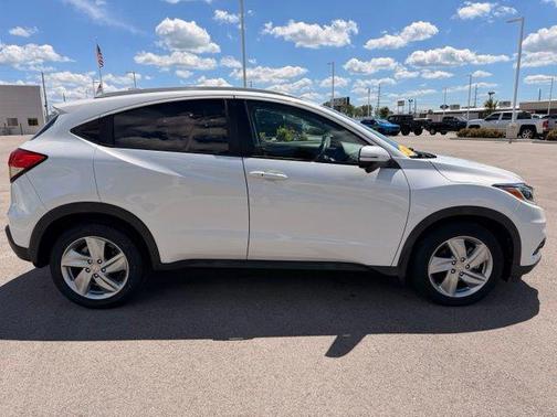 White 2019 Honda HR-V EX