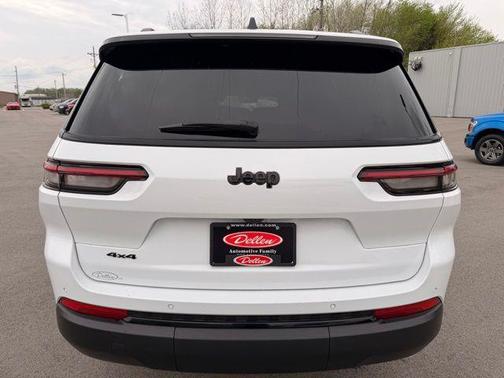 Bright White Clearcoat 2023 Jeep Grand Cherokee L Altitude