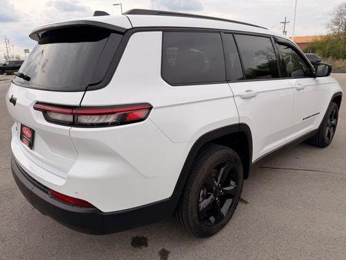 Bright White Clearcoat 2023 Jeep Grand Cherokee L Altitude