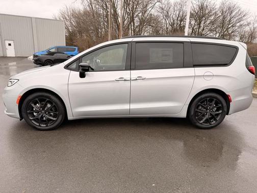 2026 Chrysler Pacifica L