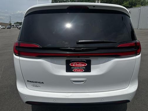 2025 Chrysler Pacifica L