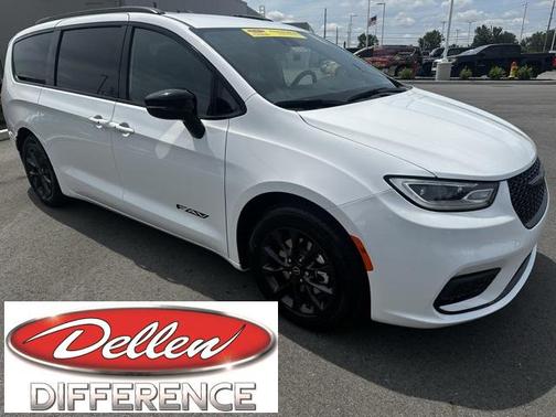 2025 Chrysler Pacifica L