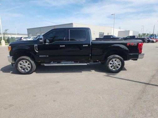 Shadow Black 2017 Ford F-250 Lariat