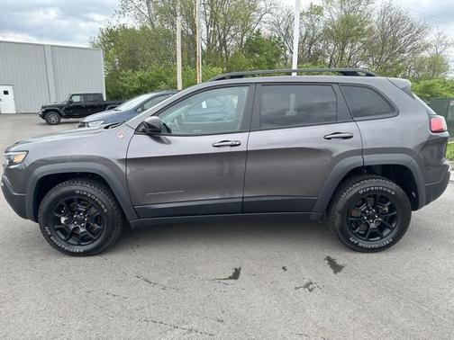 2022 Jeep Cherokee Trailhawk