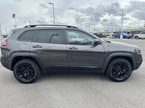 2022 Jeep Cherokee Trailhawk