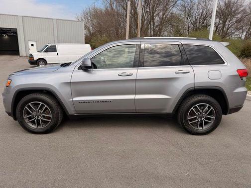 2019 Jeep Grand Cherokee Laredo