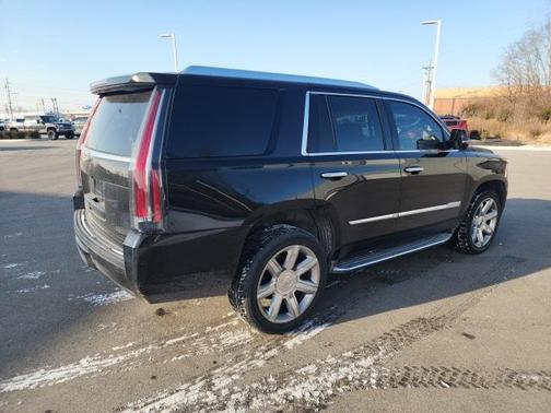 2018 Cadillac Escalade Luxury