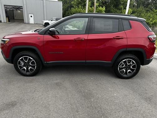 2025 Jeep Compass Trailhawk