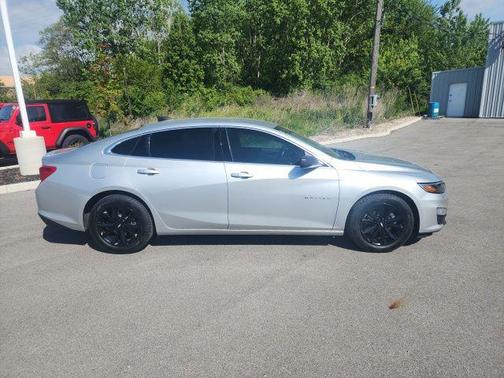 Silver Ice Metallic 2021 Chevrolet Malibu 1LS