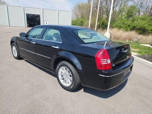Brilliant Black Crystal Pearlcoat 2010 Chrysler 300 Touring