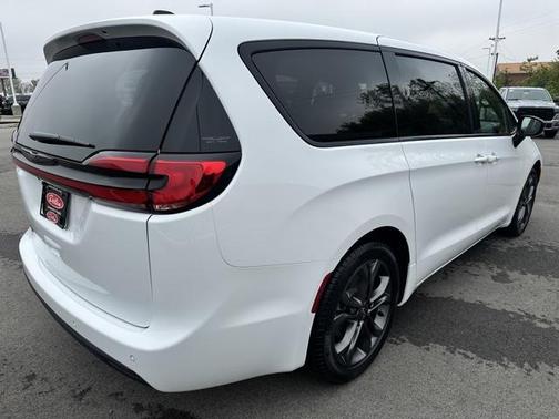 2026 Chrysler Pacifica L
