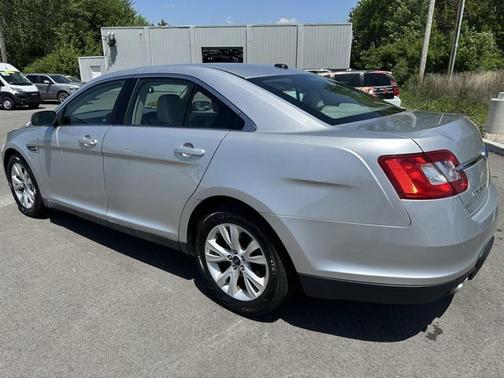 2011 Ford Taurus SEL