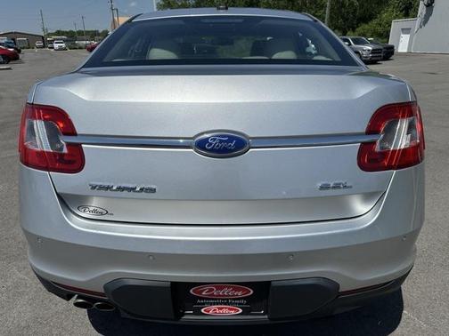 2011 Ford Taurus SEL