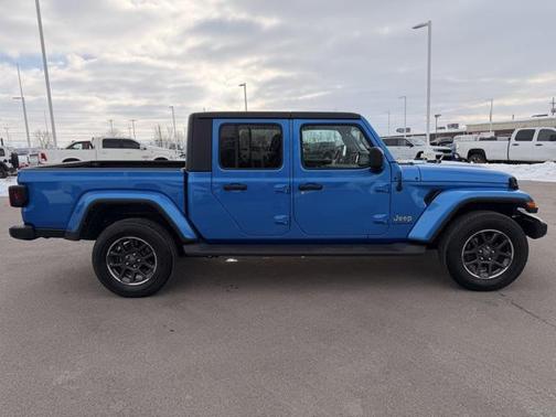 2022 Jeep Gladiator Overland