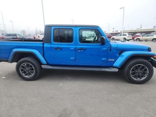 2022 Jeep Gladiator Overland