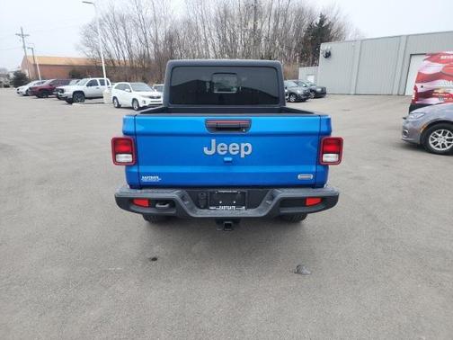 2022 Jeep Gladiator Overland