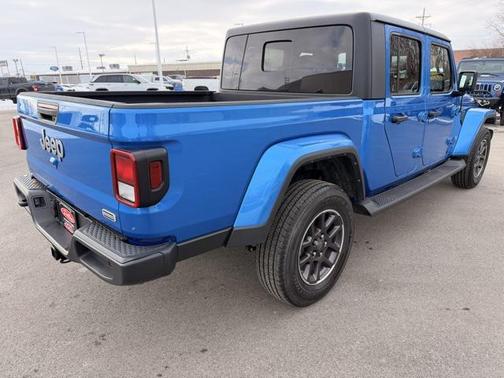 2022 Jeep Gladiator Overland