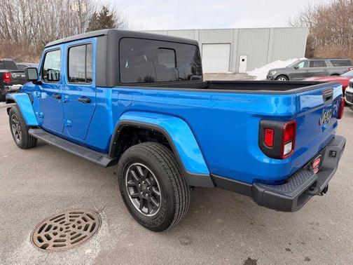 2022 Jeep Gladiator Overland