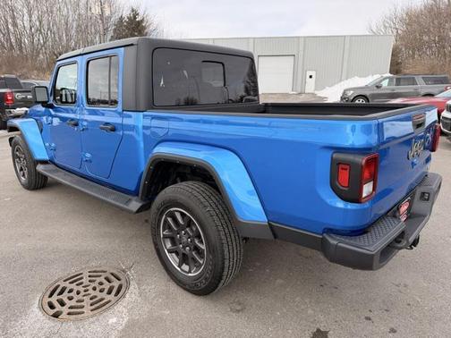 2022 Jeep Gladiator Overland
