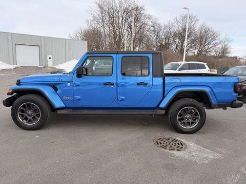 2022 Jeep Gladiator Overland