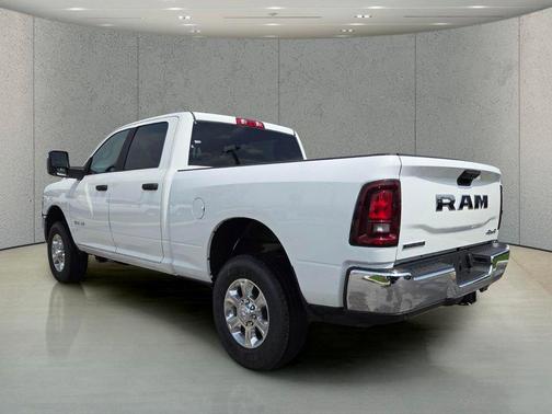 Bright White Clearcoat 2026 RAM 2500 Big Horn Crew Cab 4x4 6'4' Box