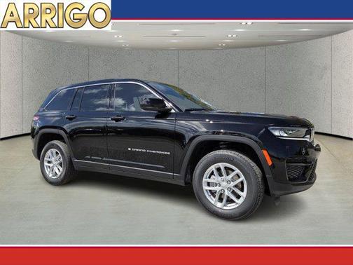 Diamond Black Crystal Pearlcoat 2026 Jeep Grand Cherokee Altitude