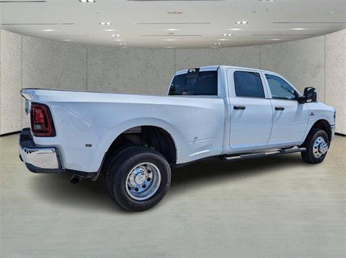 2025 RAM 3500 Tradesman Crew Cab 4x4 8' Box