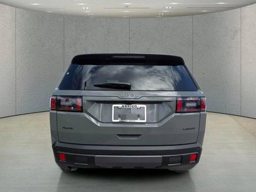 Sting-Gray Clearcoat 2026 Jeep Cherokee Laredo 4x4