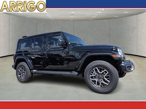 Black Clearcoat 2026 Jeep Wrangler 4-Door Sahara 4x4