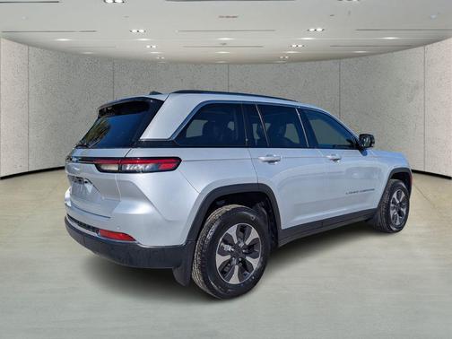 2022 Jeep Grand Cherokee 4xe Base