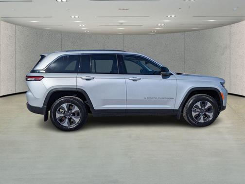 2022 Jeep Grand Cherokee 4xe Base