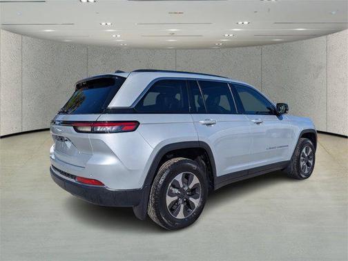 2022 Jeep Grand Cherokee 4xe Base
