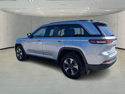 2022 Jeep Grand Cherokee 4xe Base