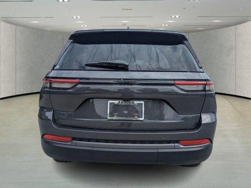 2026 Jeep Grand Cherokee Altitude