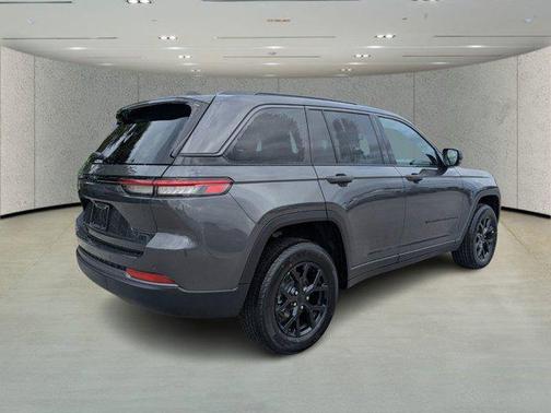 2026 Jeep Grand Cherokee Altitude