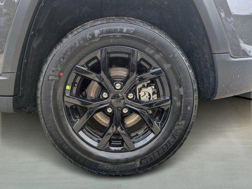 2026 Jeep Grand Cherokee Altitude