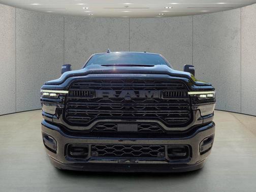 Diamond Black Crystal Pearlcoat 2026 RAM 2500 Laramie Crew Cab 4x4 6'4' Box