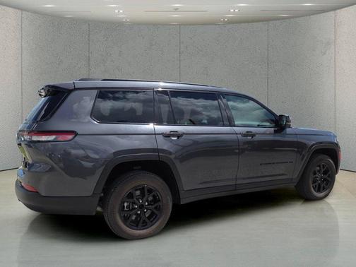 Baltic Gray Metallic Clearcoat 2024 Jeep Grand Cherokee L Altitude