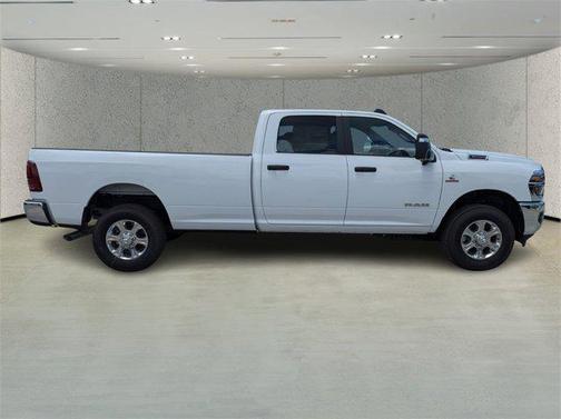 2025 RAM 3500 Big Horn Crew Cab 4x4 8' Box