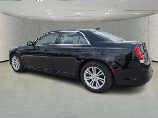 2021 Chrysler 300 Touring
