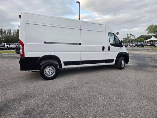 Bright White Clearcoat 2024 RAM ProMaster 2500 Tradesman