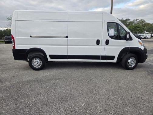 Bright White Clearcoat 2024 RAM ProMaster 2500 Tradesman