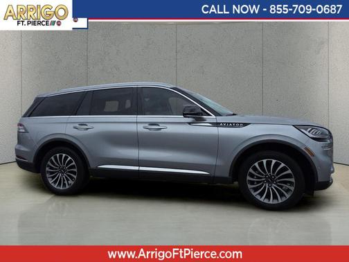 Radiance Metallic 2022 Lincoln Aviator Reserve AWD