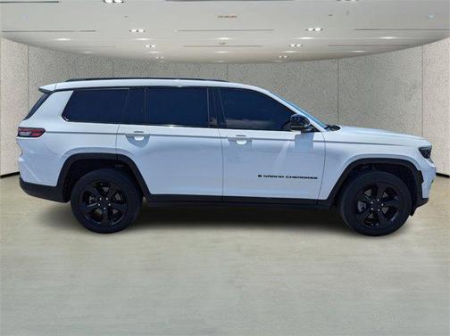 2022 Jeep Grand Cherokee L Altitude