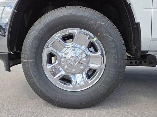 Bright White Clearcoat 2026 RAM 2500 Tradesman Crew Cab 4x4 6'4' Box