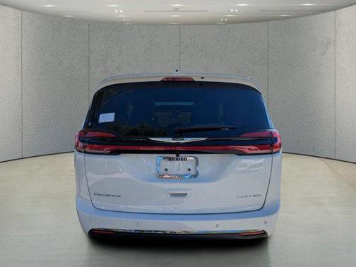 Bright White Clearcoat 2026 Chrysler Pacifica Limited