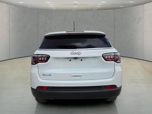 Bright White Clearcoat 2025 Jeep Compass Sport